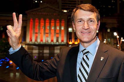 The Lord Mayor of Brisbane Graham Quirk rocks a 'victory' sign